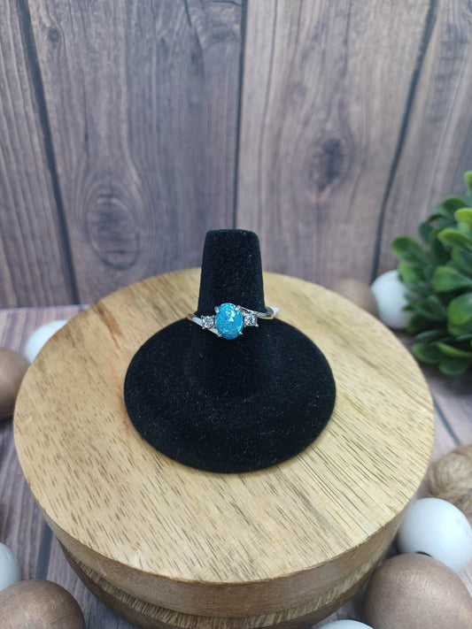 Silver Ring w/ Blue Glitter Center Stone - Size 7.5