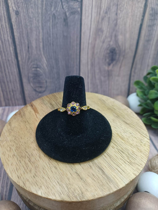 Gold Ring w/ Blue & Purple Flower Rhinestone - Size 7.5