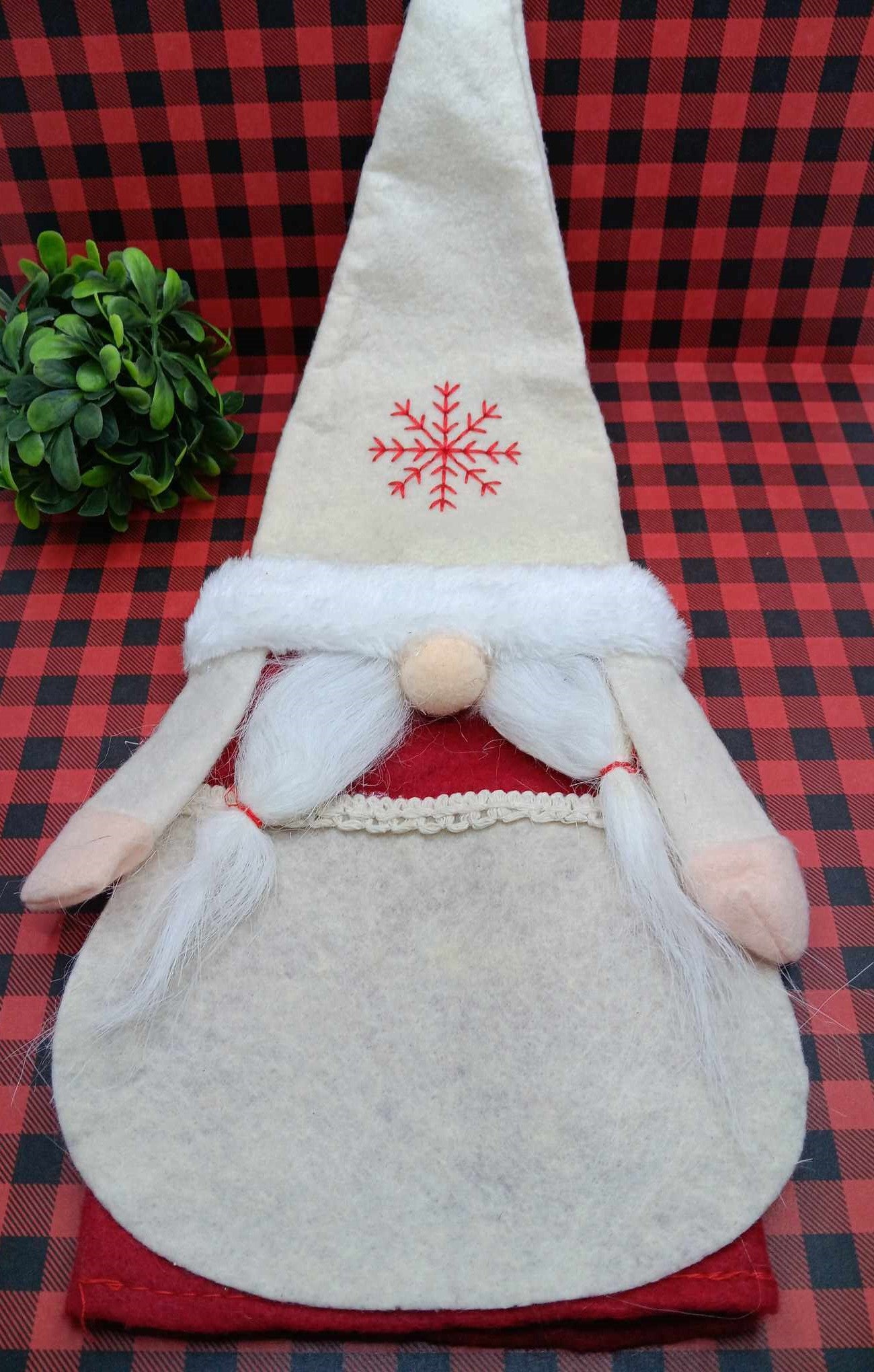 White Gnome w/ Apron Bottle Decor