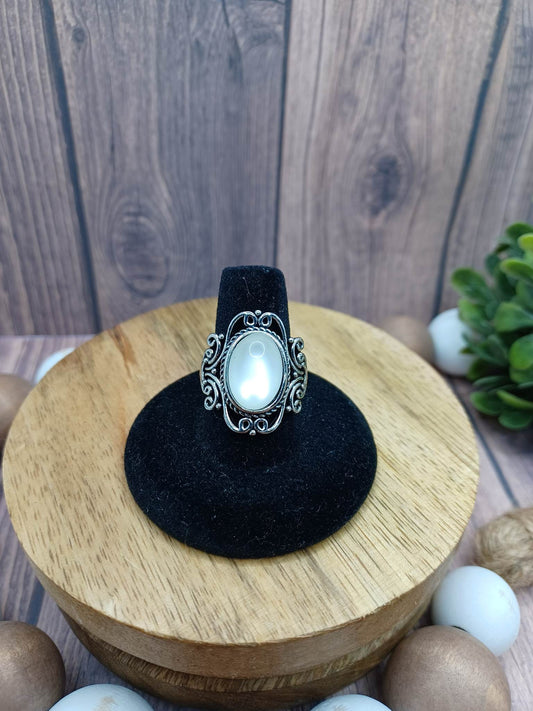 Silver Ring w/ Filigree Design & Iridescent Opal Rhinestone Center - Size 8.5