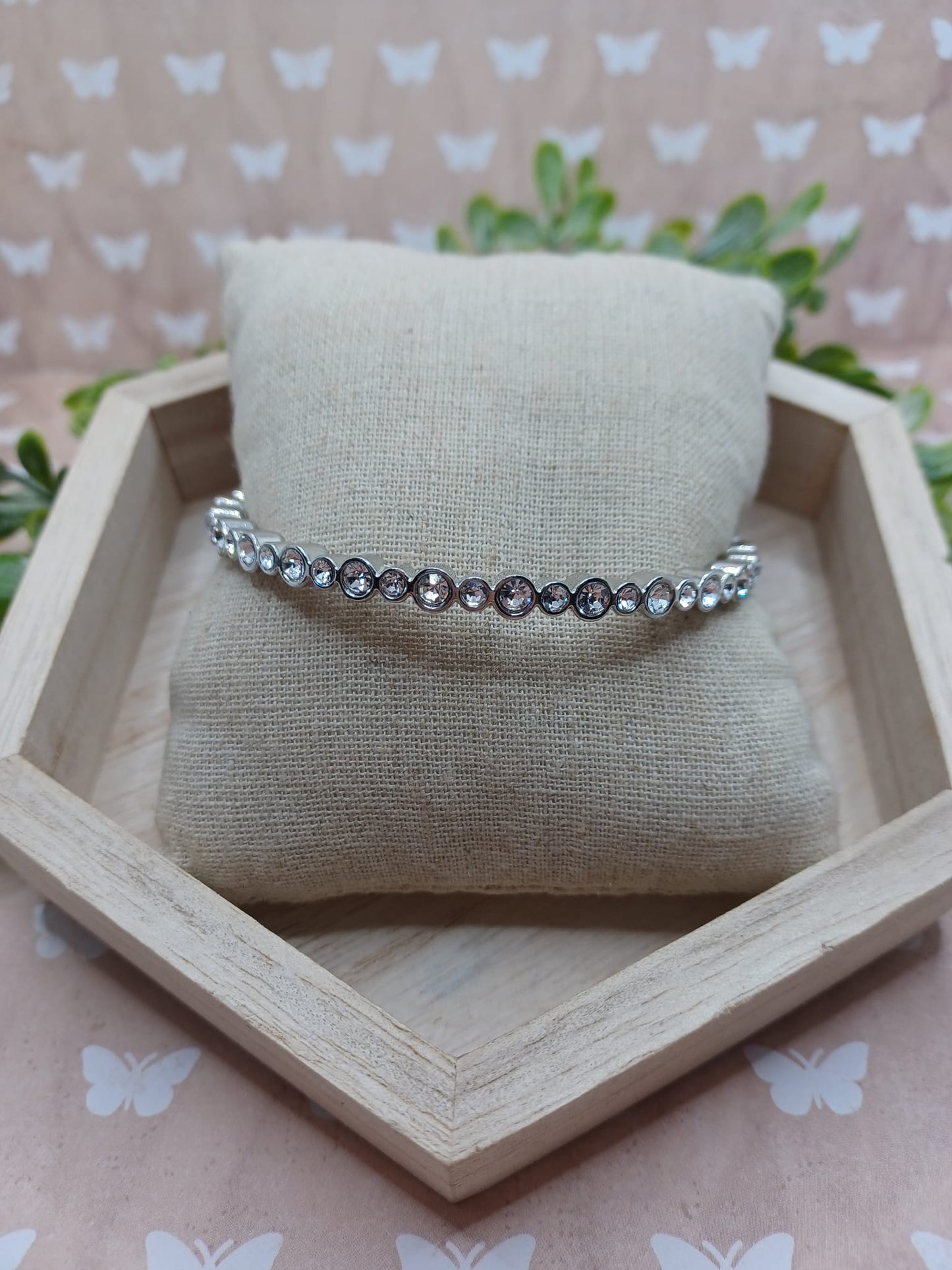 Silver Bangle w/ Rhinestones