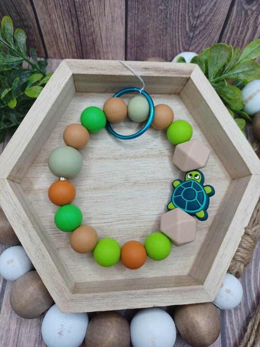 Green Turtle Beaded Wristlet