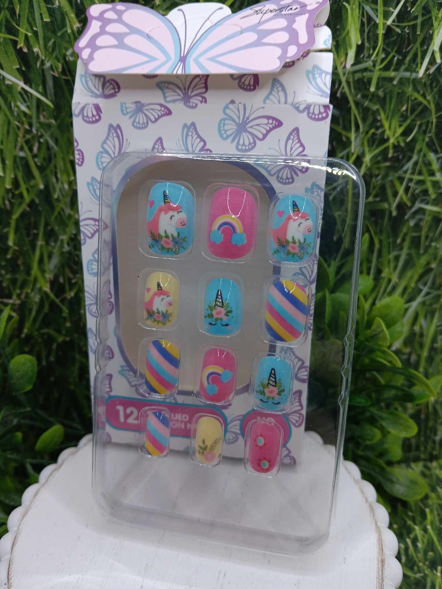 Unicorn & Rainbow Little Girl's Fake Nail Set