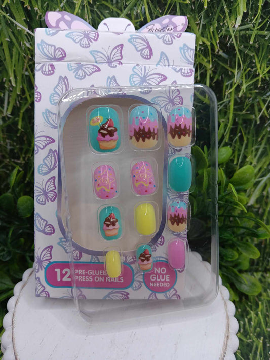 Cupcake Themed Little Girl's Fake Nail Set