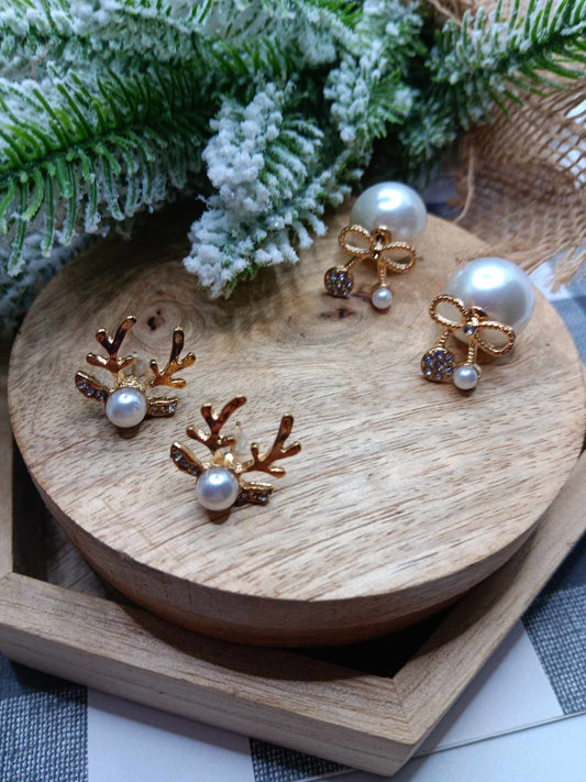 Rhinestone Reindeer & Bow Earring Set - White