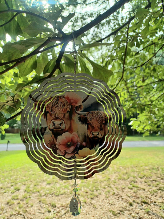 Adorable Cow Wind Spinner w/ Reflective Teardrop Dangle