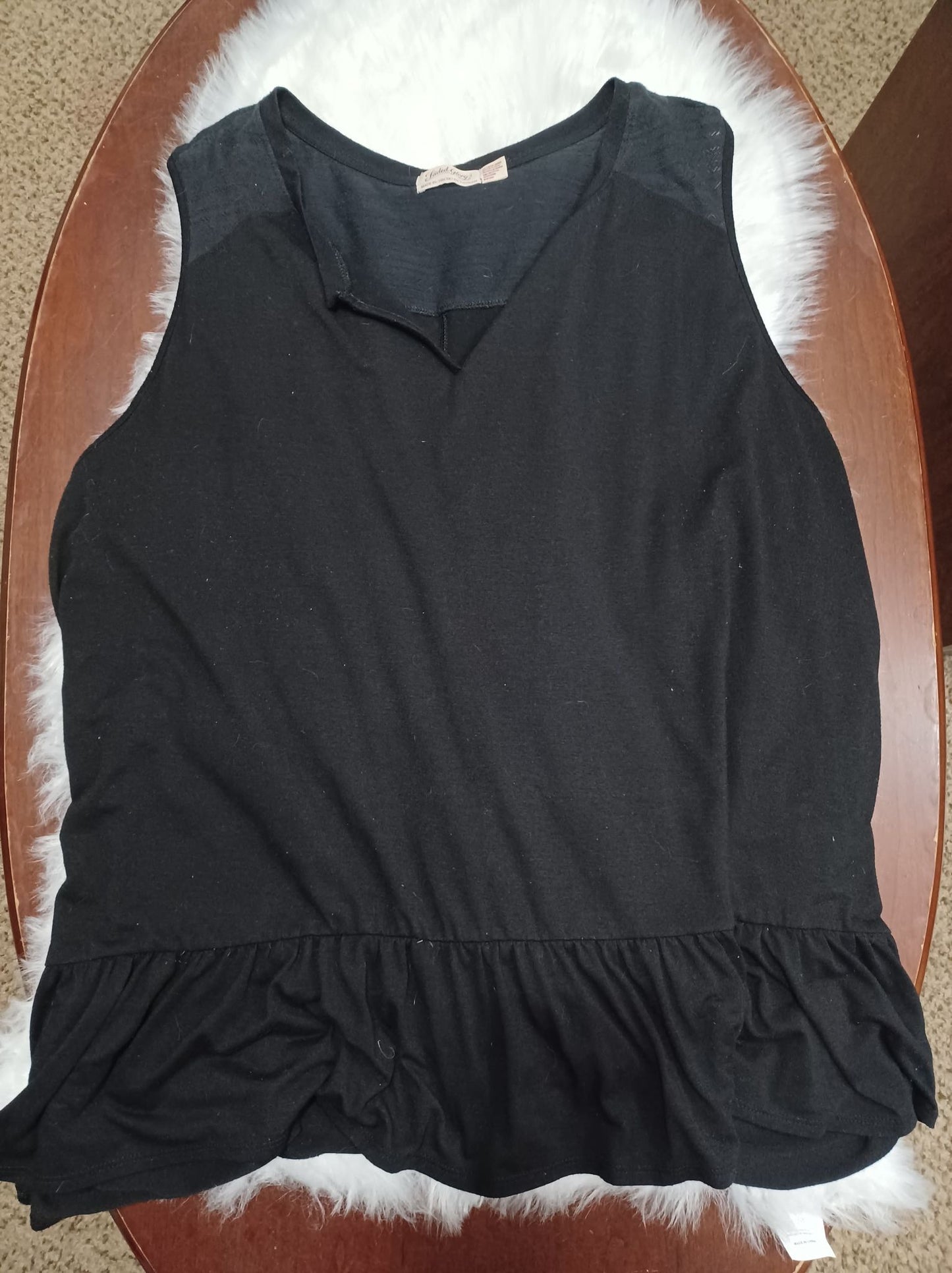 Black Tank Top w/ Flowy Design