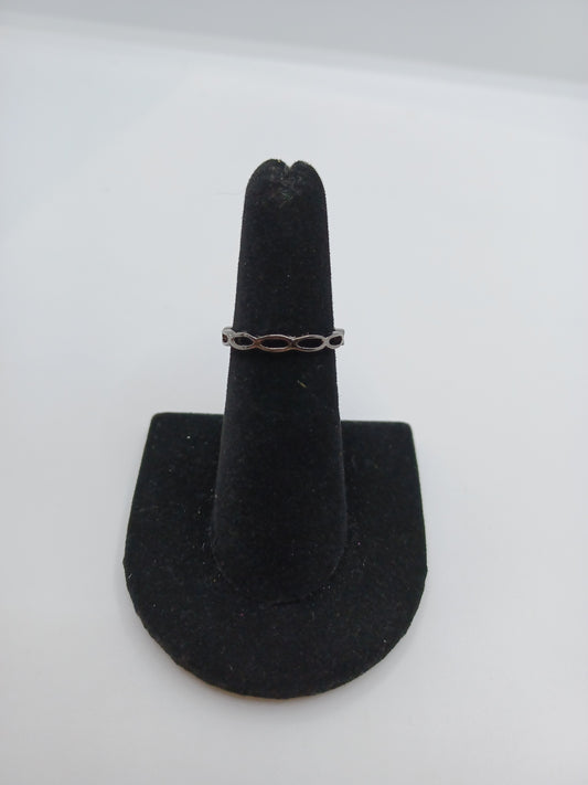 Gunmetal Ring w/ Chain Style Pattern