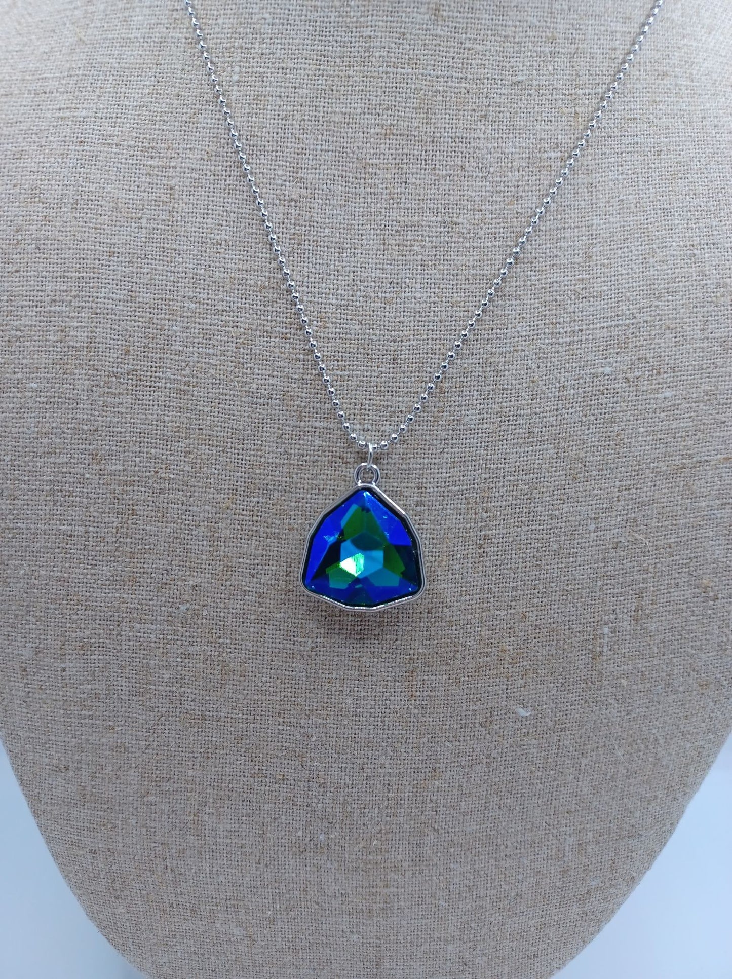 Silver Short Necklace w/ Blue & Green Oil Spill Pendant