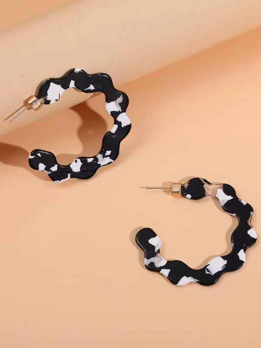 White & Black Marbled Acrylic Wavy Hoop Earrings